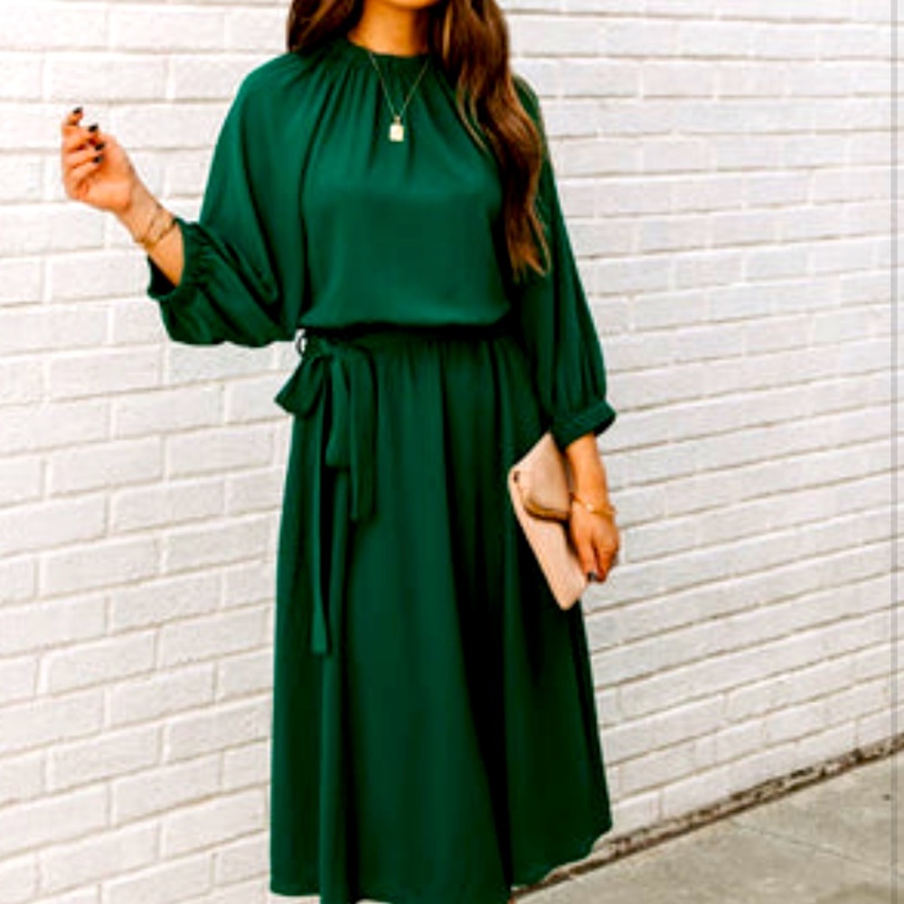 Green long sleeve dress
